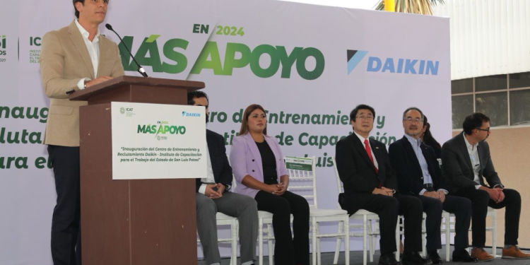 GOBIERNO ESTATAL BRINDA MÁS APOYO AL DESARROLLO DE CAPITAL HUMANO