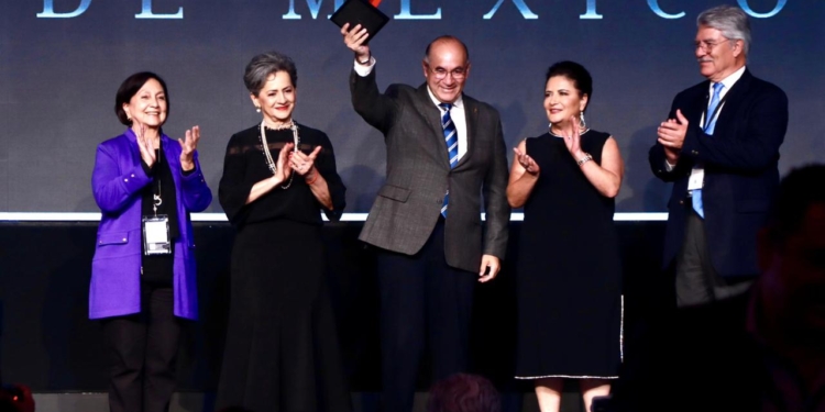 SAN LUIS POTOSÍ RECIBE PREMIO A LAS MEJORES PRÁCTICAS DE GOBIERNOS LOCALES