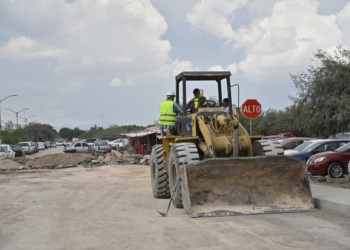 RICARDO GALLARDO SUPERVISA OBRAS DE ACCESO A CLÍNICA 50 DEL IMSS