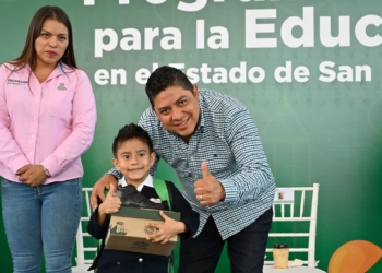 EN LA REGIÓN CENTRO, FAMILIAS AGRADECEN POR ÚTILES ESCOLARES