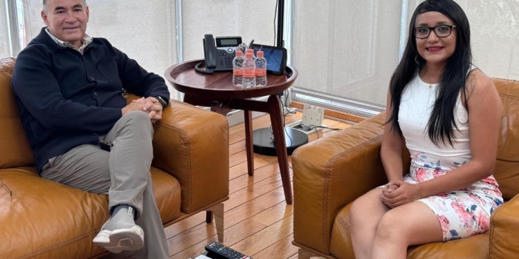 GALINDO RECIBE A CONCEJAL PRESIDENTA DE VILLA DE POZOS