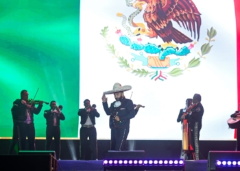 VICENTE FERNÁNDEZ JR Y LA SONORA DINAMITA BRILLARON EN LA FENAPO&nbsp;