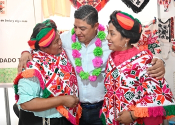 RICARDO GALLARDO INAUGURA PABELLÓN ARTESANAL EN LA FENAPO 2024
