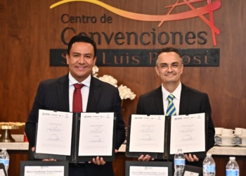GOBIERNO ESTATAL FIRMA CONVENIO CON COLEGIO DE NOTARIOS