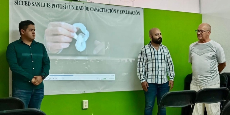 GOBIERNO ESTATAL IMPULSA CAPACITACIÓN A ENTRENADORES