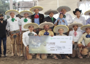 RICARDO GALLARDO PREMIÓ A GANADORES DEL TORNEO CHARRO DE LA FENAPO 2024