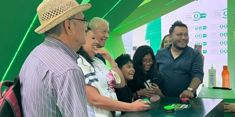 MUESTRAN POLÍTICA DE POBLACIÓN DE SLP EN MÓDULO DE COESPO EN LA FENAPO