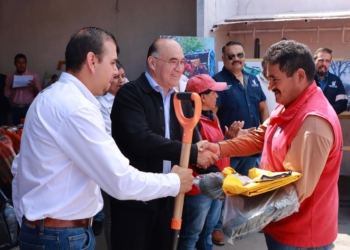 ALCALDE GALINDO RECONOCE TRABAJO DE TRABAJADORES DE LIMPIEZA