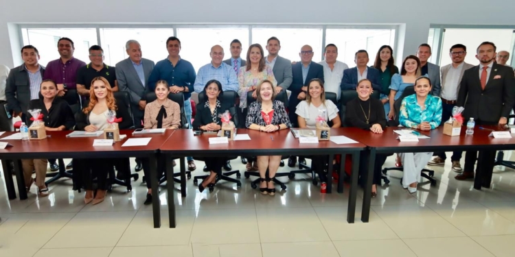 ANTE COMISIONES DE ENTREGA-RECEPCIÓN, ALCALDE GALINDO SE COMPROMETE A MANTENER UNA VISIÓN CONJUNTA EN CABILDO