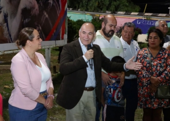 ALCALDE GALINDO ENCIENDE ALUMBRADO TÁCTICO EN SALVADOR NAVA Y AVENIDA JUÁREZ