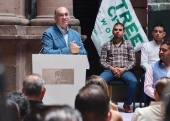 TERCER INFORME DE GOBIERNO DEL ALCALDE ENRIQUE GALINDO EN PLAZA DE ARMAS, CON CERCANÍA A LA CIUDADANÍA