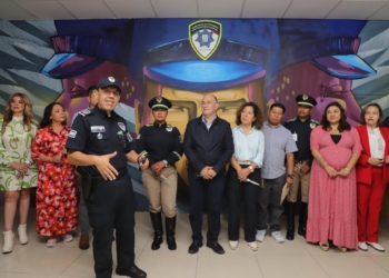 ALCALDE ENRIQUE GALINDO ENTREGA CHALECOS BALÍSTICOS A ELEMENTOS DE LA SECRETARÍA DE SEGURIDAD Y PROTECCIÓN DE LA CAPITAL