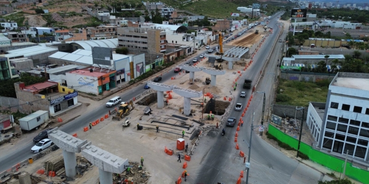 GOBIERNO ESTATAL REPORTA IMPORTANTE AVANCE EN NUEVO PUENTE DE CIRCUITO POTOSÍ