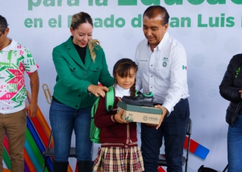 CON APOYOS ESCOLARES, GOBIERNO ESTATAL REDUCE ABANDONO ESCOLAR