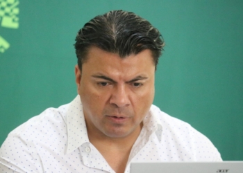 EJECUTIVO ESTATAL ENTREGA CATÁLOGO A MUNICIPIOS CON 300 PROGRAMAS