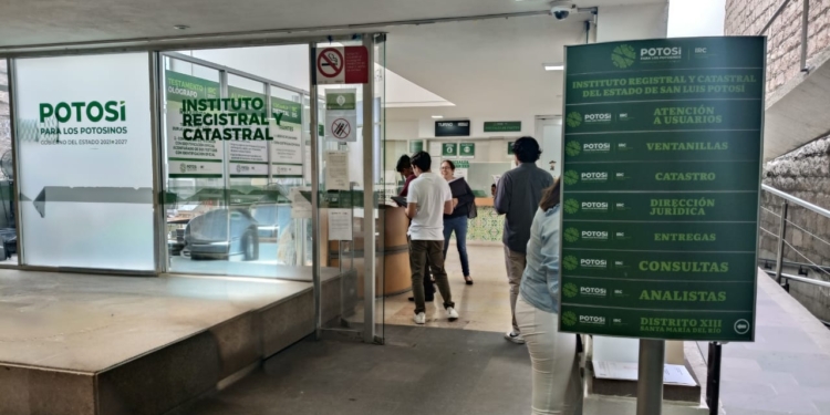 FAMILIAS RECIBEN MÁS APOYO EN REGULARIZACIÓN DE PREDIOS