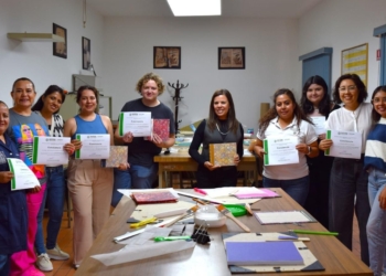 GOBIERNO ESTATAL REALIZA TALLER DE ENCUADERNACIÓN ARTESANAL