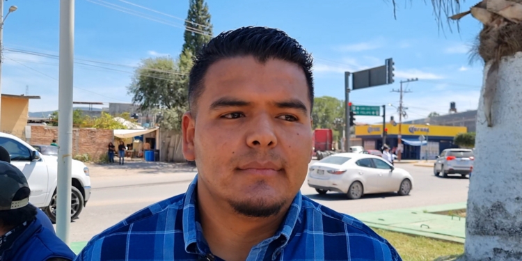 EN ACCIÓN COMERCIO ANTE INSTRUCCIONES DEL ALCALDE ISMAEL HERNÁNDEZ