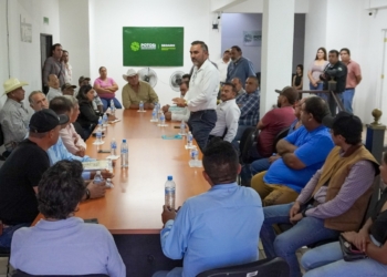 EJECUTIVO ESTATAL ASESORA A PRODUCTORES SOBRE CUOTA ENERGÉTICA AGROPECUARIA
