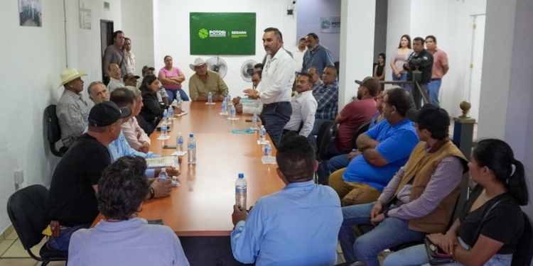 EJECUTIVO ESTATAL ASESORA A PRODUCTORES SOBRE CUOTA ENERGÉTICA AGROPECUARIA