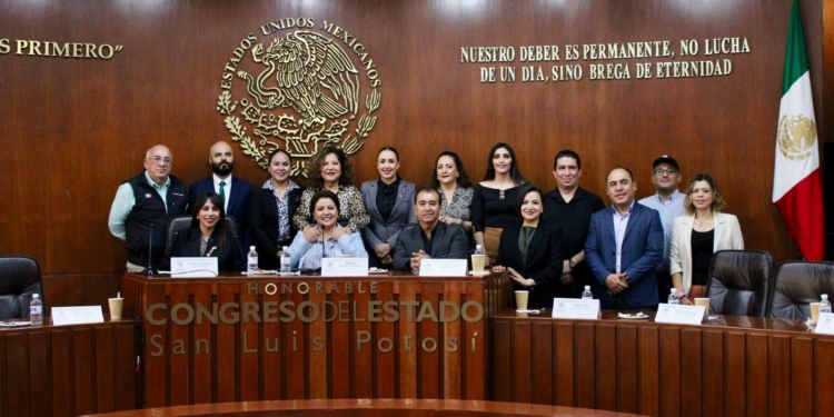 EJECUTIVO Y LEGISLATIVO ACERCARÁN MÁS APOYO A LA NIÑEZ Y JUVENTUD POTOSINA