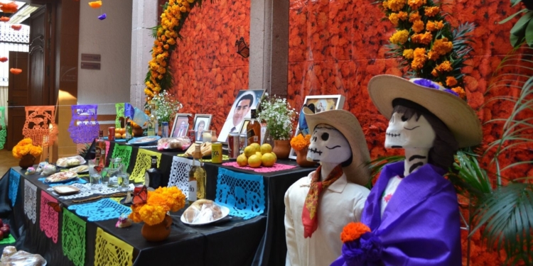 INVITAN A DEPENDENCIAS ESTATALES AL CONCURSO DE ALTARES DE MUERTOS 2024