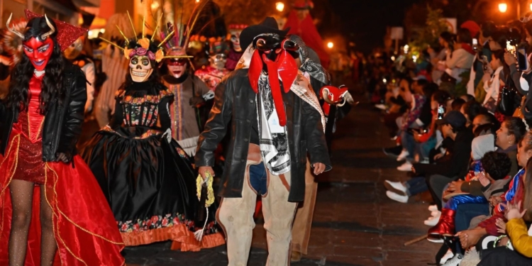 MONUMENTAL DESFILE DE XANTOLO EXHIBIRÁ LO MEJOR DE LAS TRADICIONES POTOSINAS