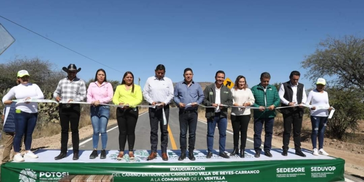 VILLARREYENSES AGRADECEN A RICARDO GALLARDO POR OBRA CARRETERA