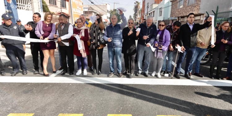 Gobierno de la Capital sigue mejorando las Vialidades Potosinas; Alcalde Galindo entrega la calle Naranjos totalmente regenerada