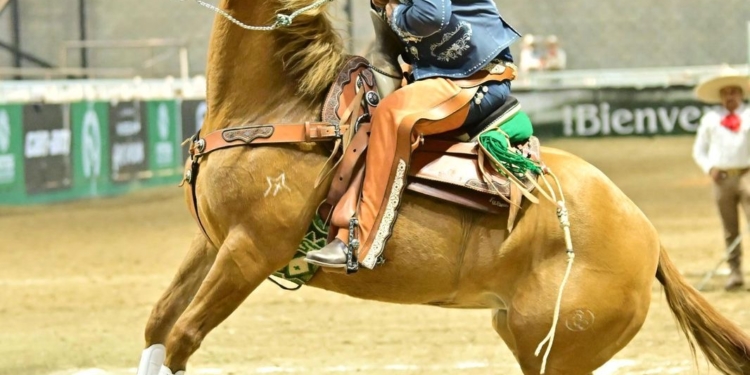 Ricardo Gallardo brilla con cala de caballo en el Campeonato Nacional de Charrería; su equipo RG2 avanza a semifinales
