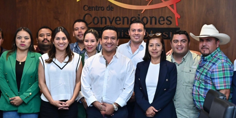 GOBIERNO ESTATAL REFRENDA MÁS APOYO A MUNICIPIOS EN 2025