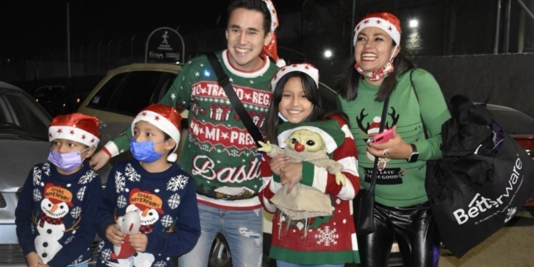 GOBIERNO ESTATAL ACERCA LA ALEGRÍA DE LA NAVIDAD CON CARAVANA NAVIDEÑA