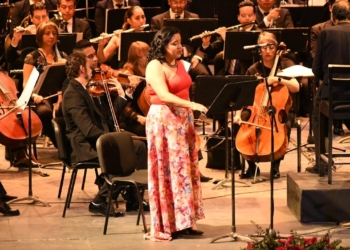 MAJESTUOSO CONCIERTO SINFÓNICO CELEBRA 130 AÑOS DEL TEATRO DE LA PAZ