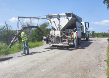GOBIERNO ESTATAL INICIA CONSERVACIÓN DEL EJE RAYÓN- LAGUNILLAS