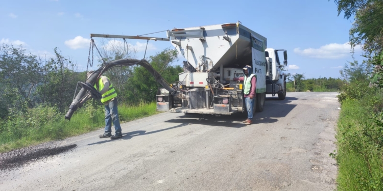 GOBIERNO ESTATAL INICIA CONSERVACIÓN DEL EJE RAYÓN- LAGUNILLAS