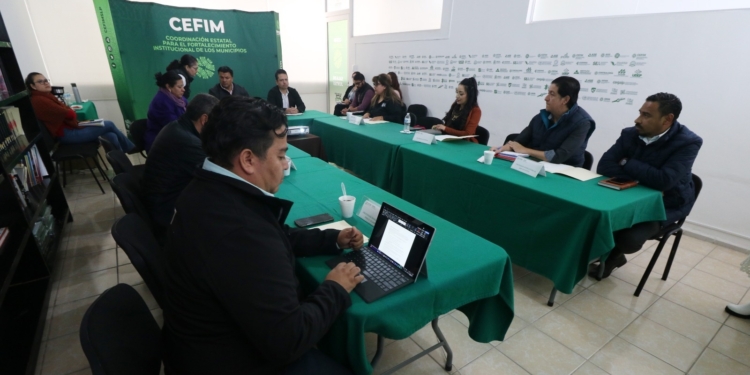 GOBIERNO ESTATAL Y UNIVERSIDADES ACUERDAN PLAN DE ESTUDIOS PARA CERTIFICACIÓN MUNICIPAL