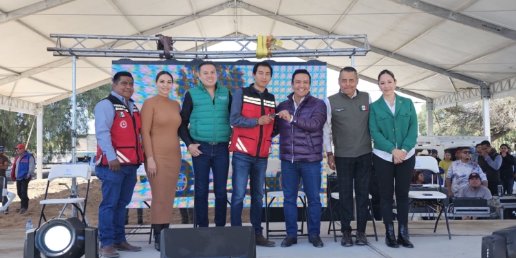 GOBIERNO ESTATAL ENTREGA APOYOS INVERNALES Y PARQUE VEHICULAR A CATORCE