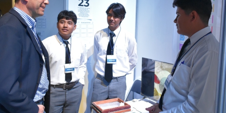 GOBIERNO ESTATAL RECONOCE EL TALENTO POTOSINO EN LA FERIA POTOSINA DE CIENCIAS E INGENIERÍAS