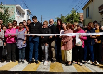 Alcalde Galindo entrega rehabilitación de la calle Antonio Villaseñor; vecinos reconocen la regeneración de San Luis Capital