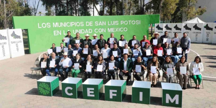 ESTADO TRABAJA CON LOS MUNICIPIOS EN BENEFICIO DE LAS Y LOS POTOSINOS