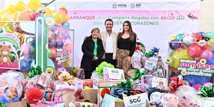 DEPENDENCIAS ENTREGAN JUGUETES PARA PROGRAMA DEL DIF ESTATAL