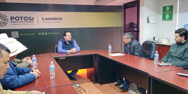 EL ESTADO IMPULSA MANTENIMIENTO DE MÁS CAMINOS CAÑEROS DE TAMASOPO