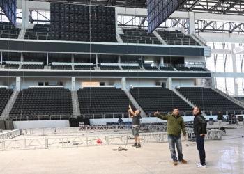 JULIO CÉSAR CHÁVEZ ELOGIA A LA ARENA POTOSÍ