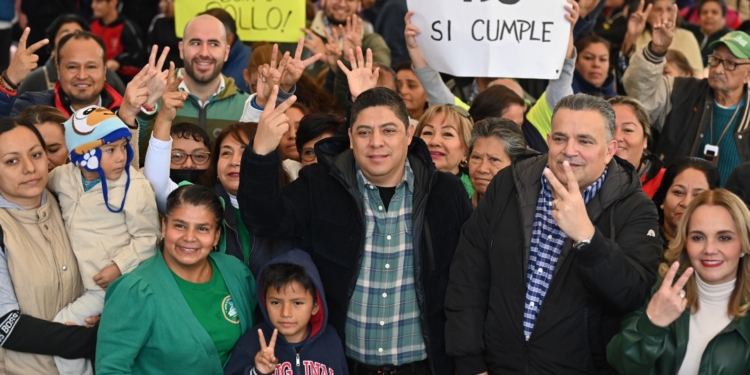 RICARDO GALLARDO ENTREGA RENOVADA CALLE ESTADIO EN CIUDAD VALLES