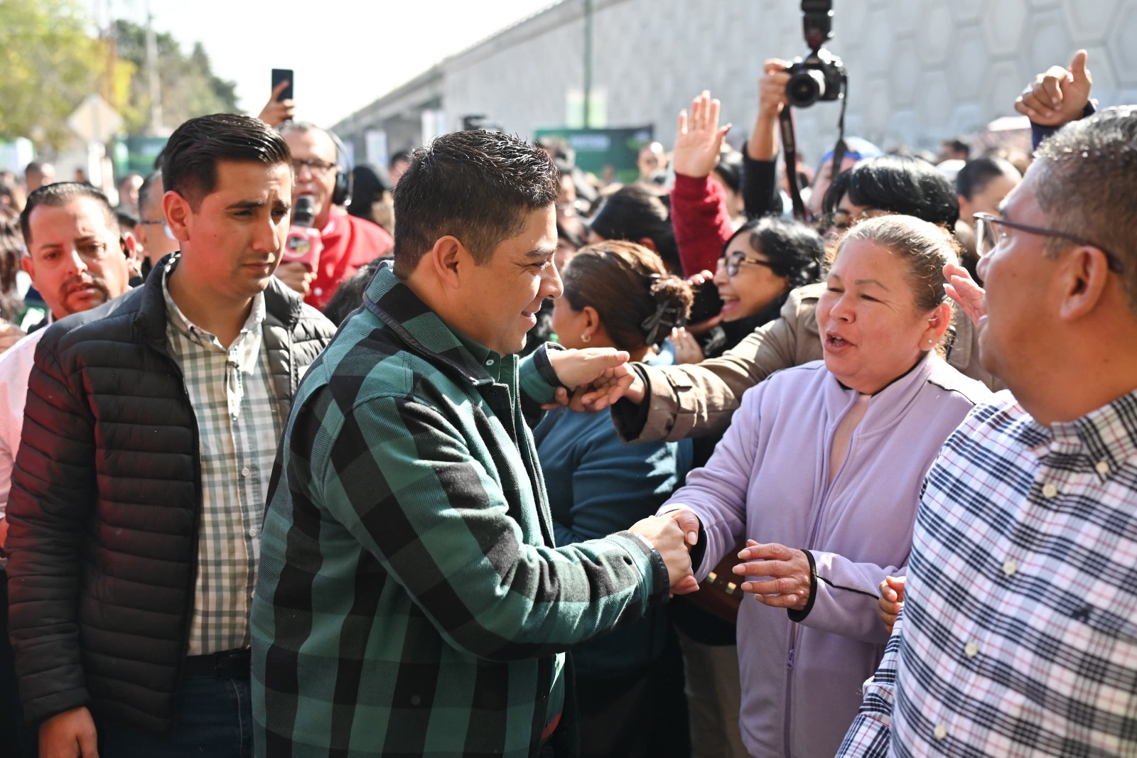 RICARDO GALLARDO RESCATA LATERAL DEL BULEVAR VALLE DE LOS FANTASMAS