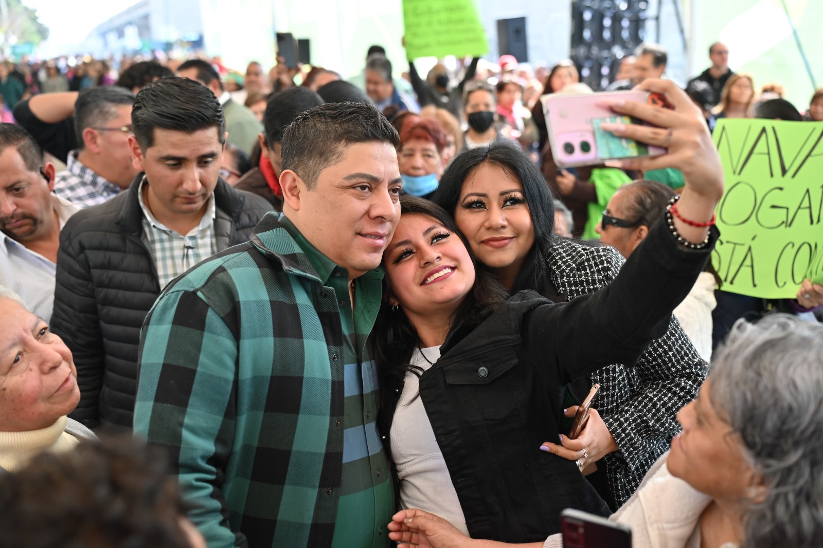 RICARDO GALLARDO RESCATA LATERAL DEL BULEVAR VALLE DE LOS FANTASMAS