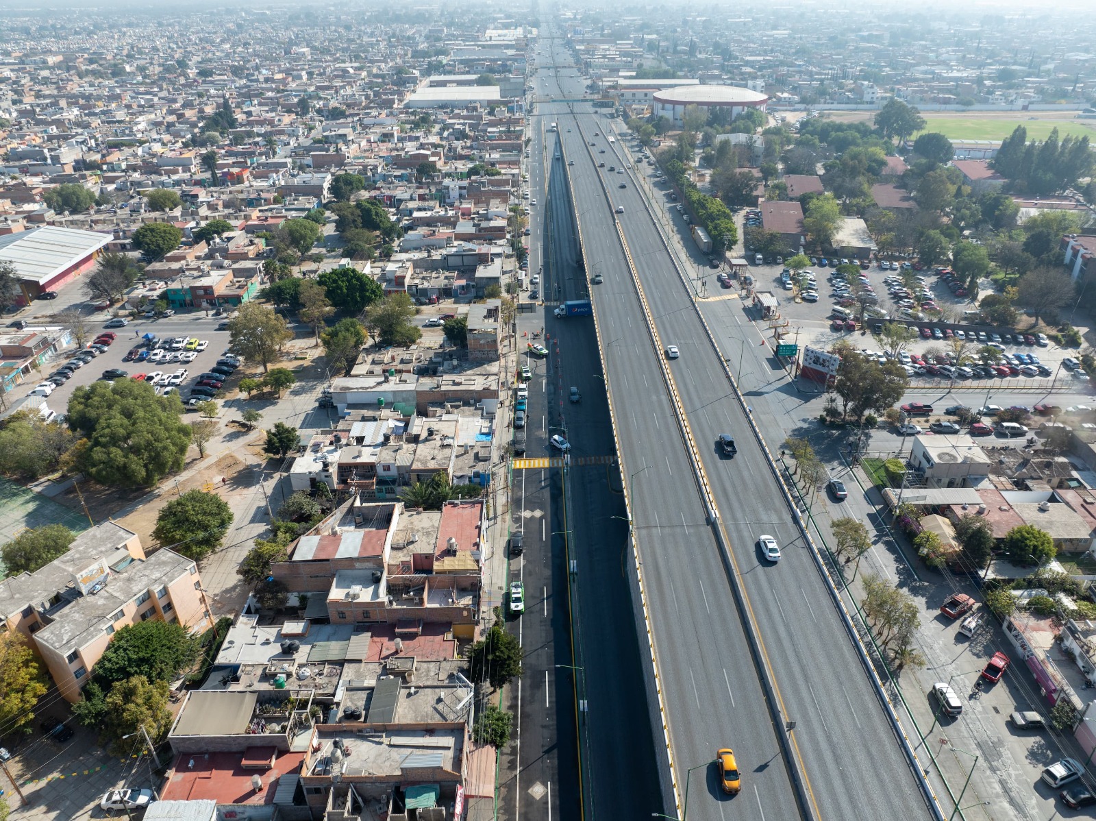 RICARDO GALLARDO RESCATA LATERAL DEL BULEVAR VALLE DE LOS FANTASMAS