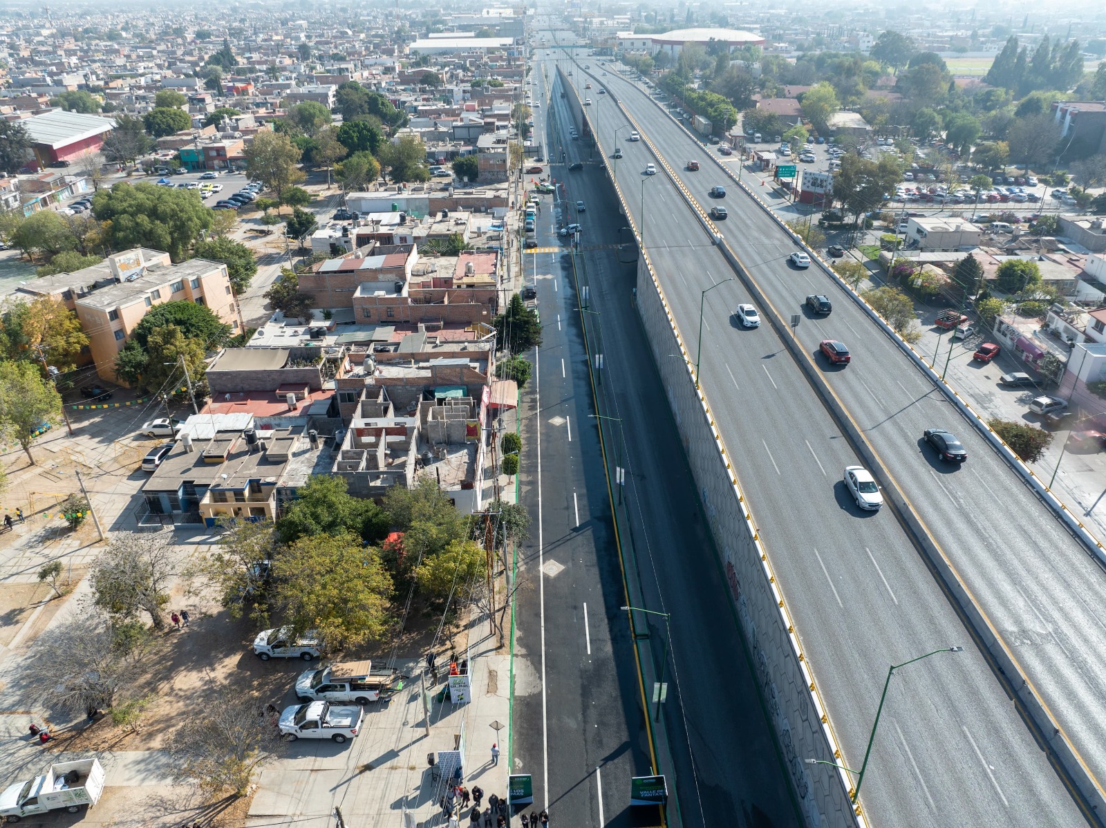 RICARDO GALLARDO RESCATA LATERAL DEL BULEVAR VALLE DE LOS FANTASMAS