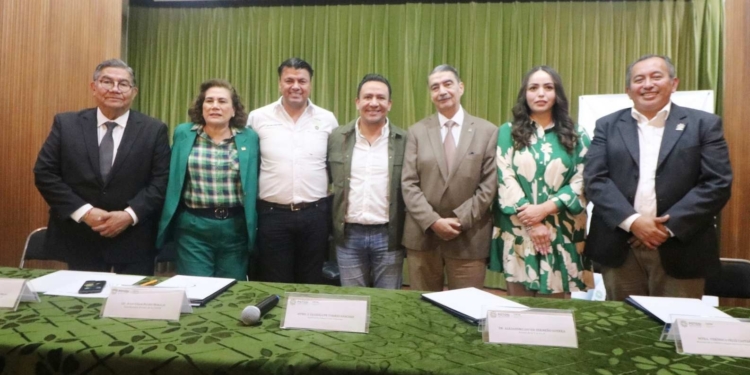 EL ESTADO FIRMA CONVENIOS CON UNIVERSIDADES PARA CERTIFICACIÓN MUNICIPAL
