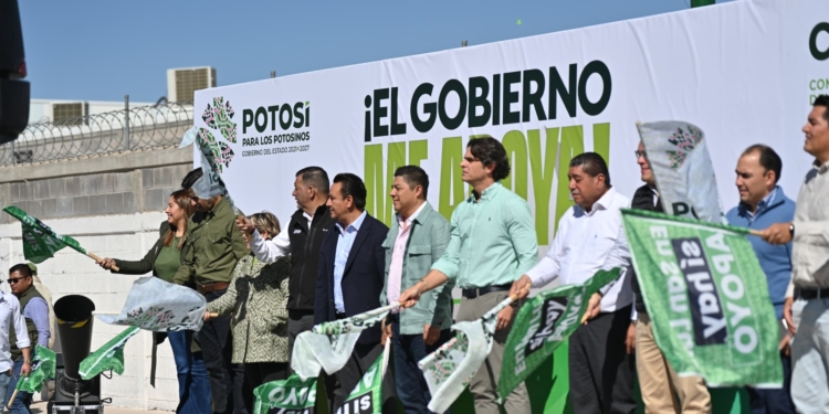RICARDO GALLARDO PRIORIZA ACCESO DE AGUA POTABLE A FAMILIAS DE SLP